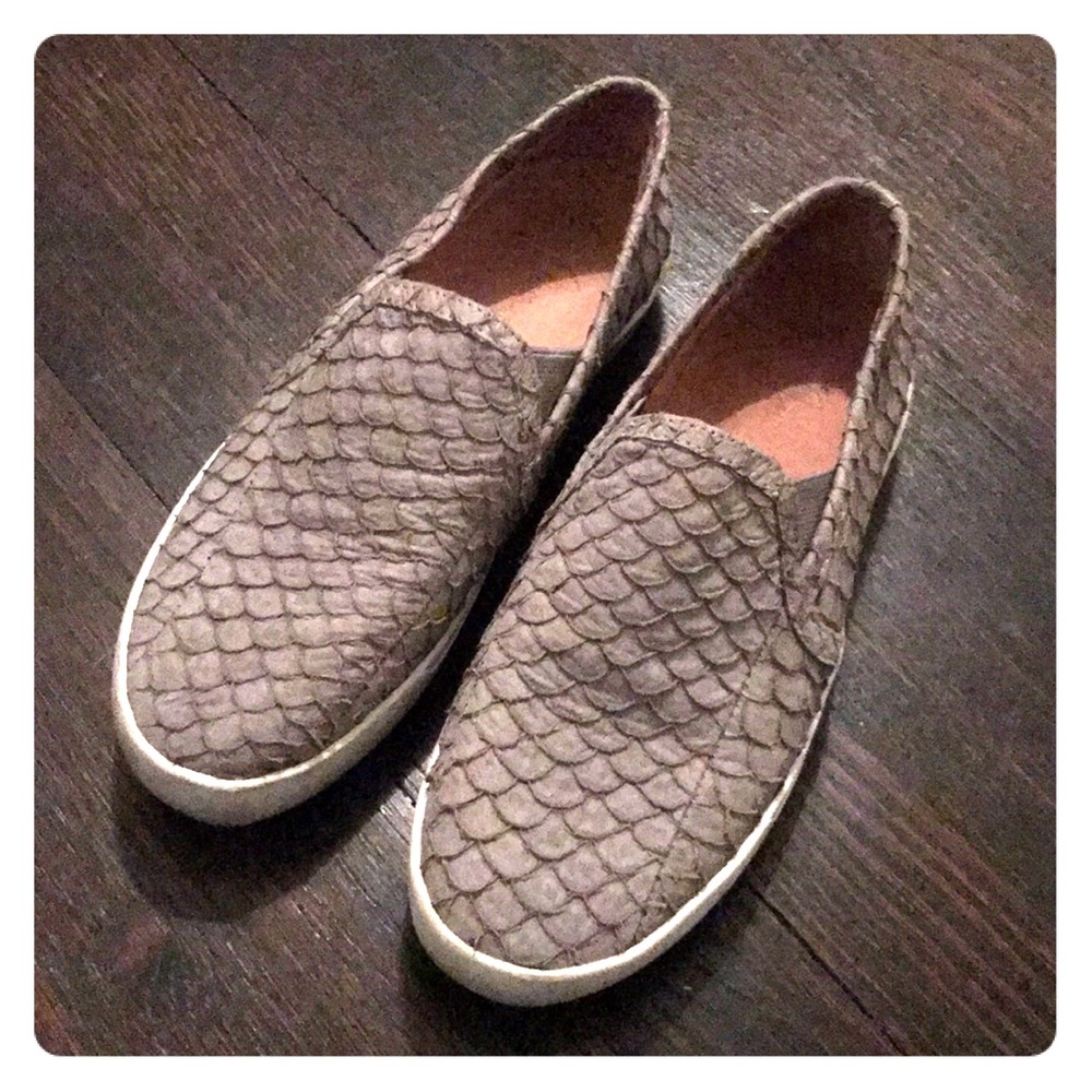 Joie slip on sneakers